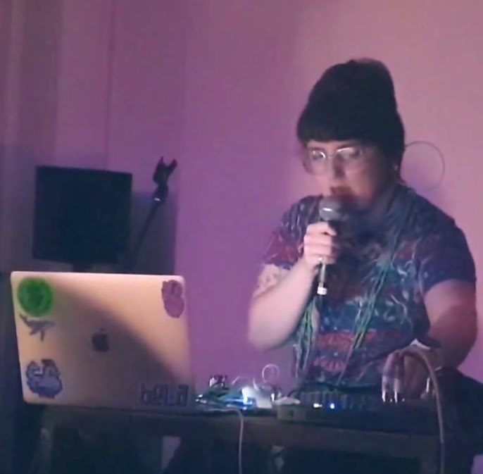 Performing with the Singing Knit at IKLECTIK.